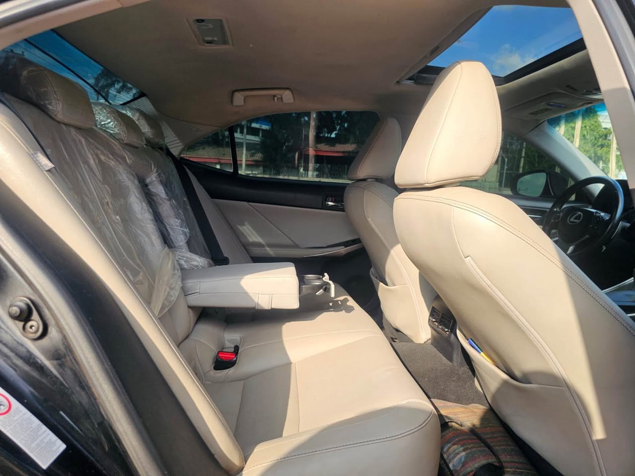 A picture of LEXUS IS250 2015