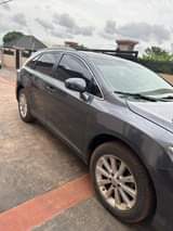 A picture of 10m months used extremely clean first body Toyota 010 venza