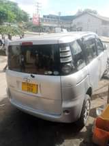 A picture of Toyota sienta