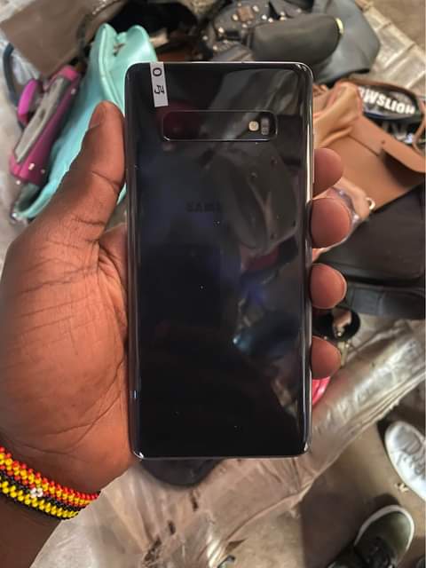 A picture of SAMSUNG S10 PLUS 8GB 128GB