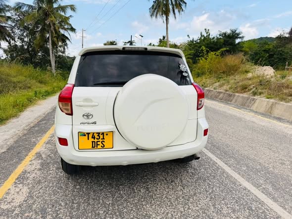 A picture of TOYOTA RAV4 MISS TZ KALI SANA 0684528146 au 0764030794