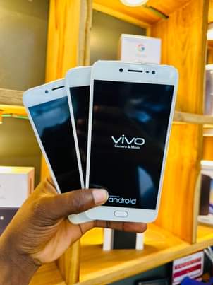 A picture of Vivo y67 gb64 ram4