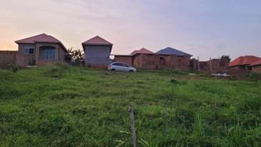A picture of 0774591471 0709106274.. WAKISO PLOTS FOR SALE 40X40FT 10M UGX THOUGH