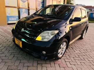 A picture of TOYOTA IST