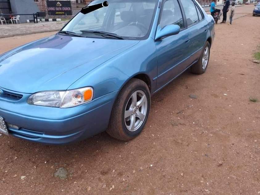 A picture of 2000 Toyota Corolla LE Nigerian used