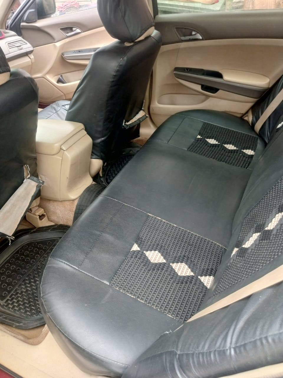 A picture of Honda Accord 09