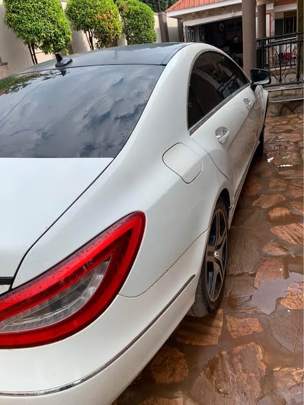 A picture of Mercedes Benz