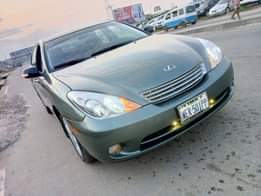 A picture of Highest grade Lexus ES 330 Everything is intact and untouched