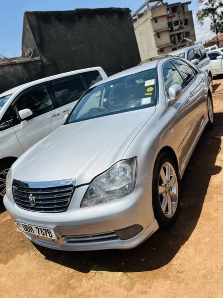 A picture of Toyota Crown Majesty 21m Only