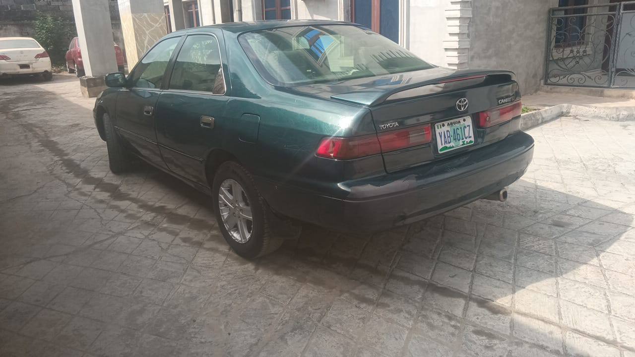 A picture of 2001 Camry tiny light