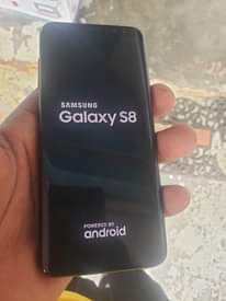 A picture of Sony Xperia with 64gb storage 4gb ram 200k Samsung galaxy