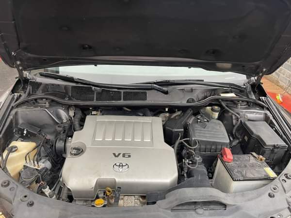A picture of wow This is sparkling clean Toyota venza 2010 model registered