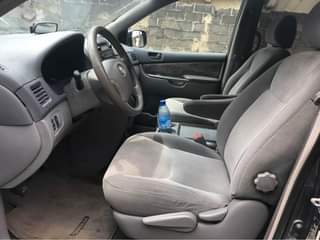 A picture of Toyota Sienna 07 08077814086
