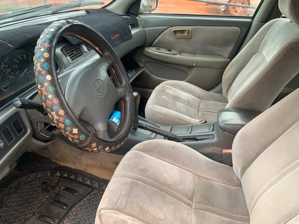 A picture of Toyota Camry 2 2