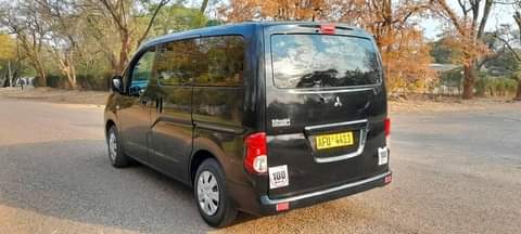 nissan nv200