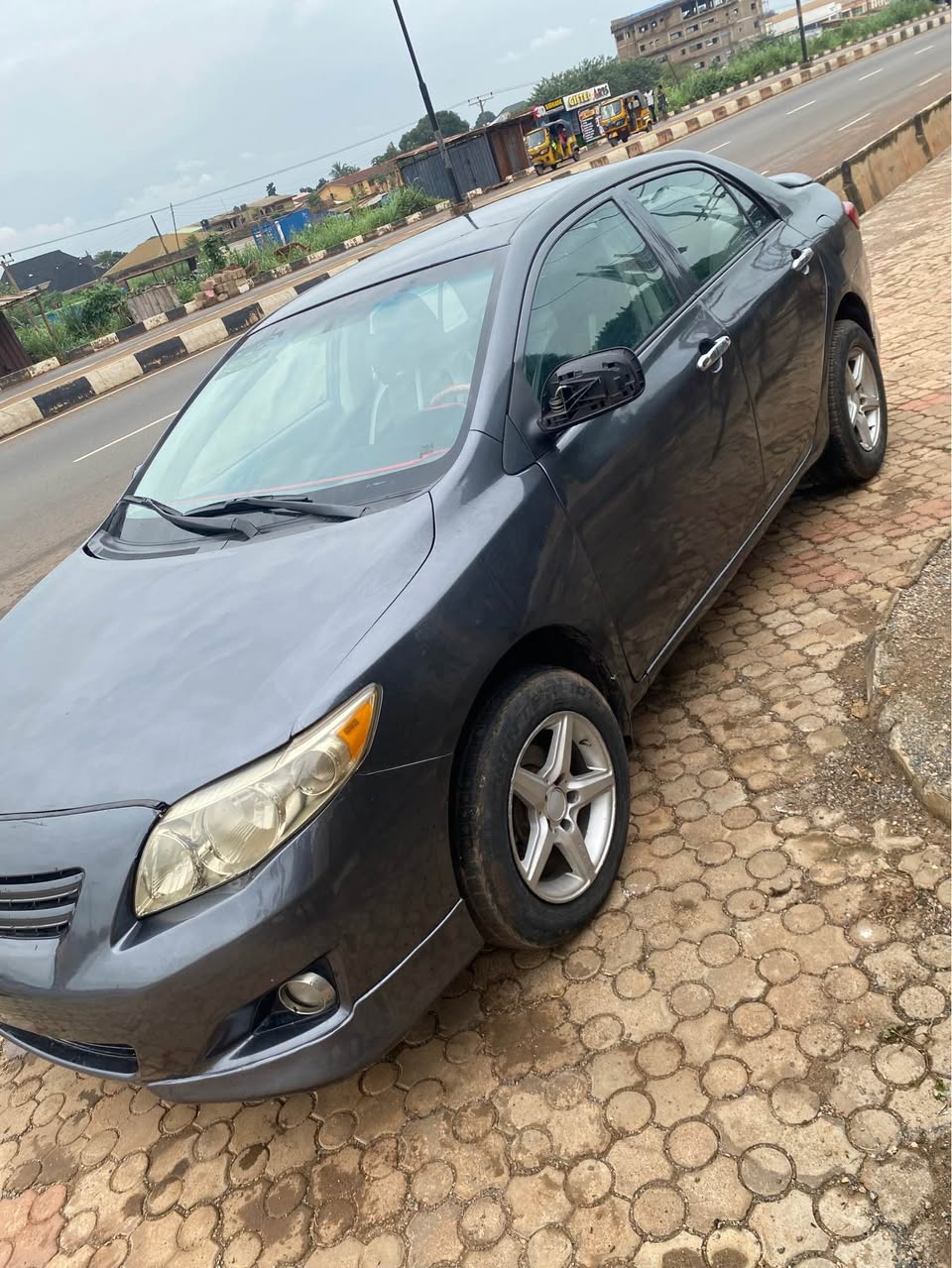 A picture of TOYOTA COROLLA 2010 S