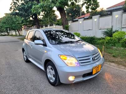 A picture of Toyota Ist 2006