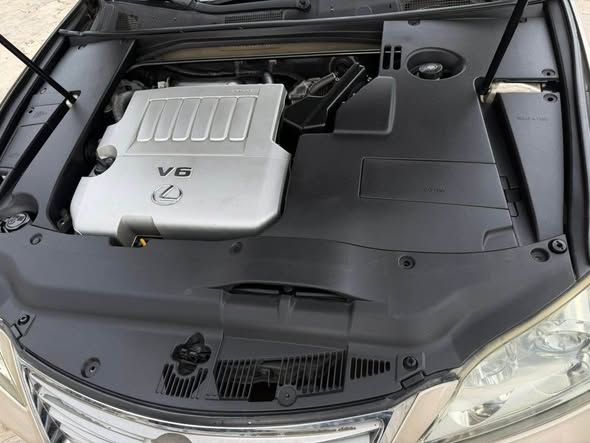 A picture of LEXUS ES2011 MODEL 08166301486