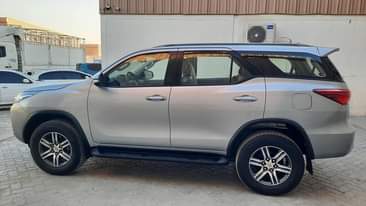 A picture of TOYOTA FORTUNER 2016