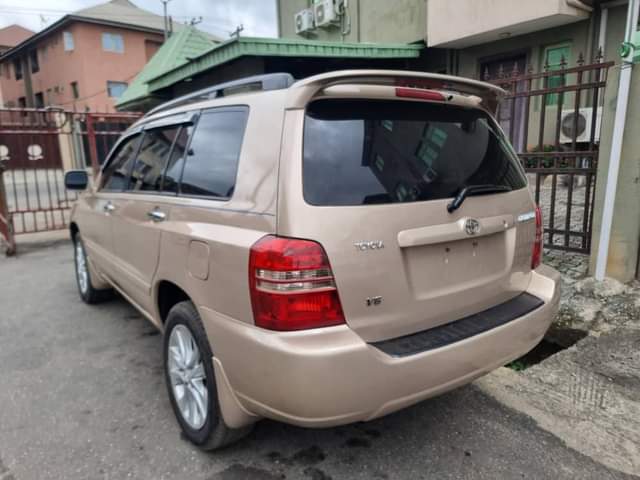 A picture of Toyota Highlander 2003