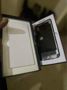 A picture of iPhone 11 Pro Max used screen and battery