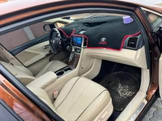 A picture of Few months registered Toyota venza 2010 Flash on first body