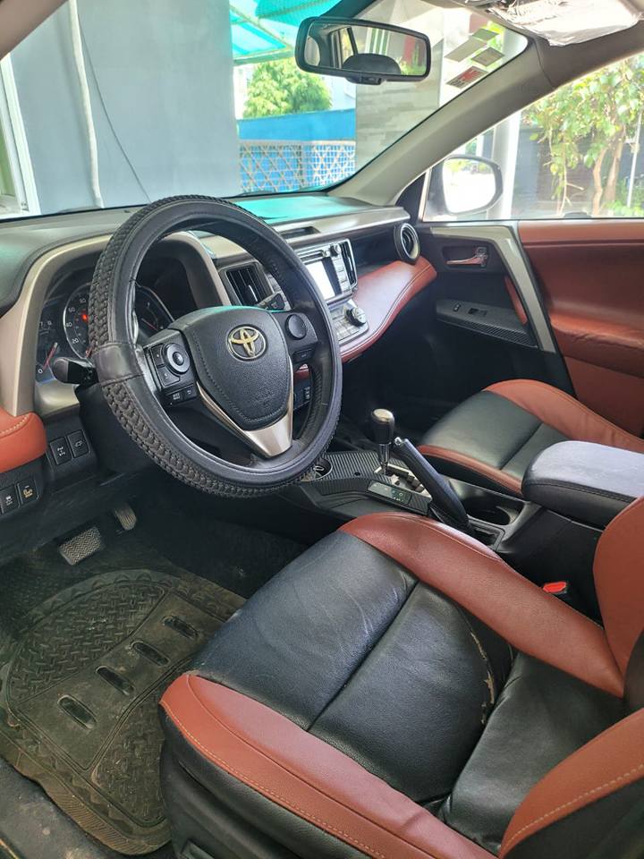 A picture of Registered 2014 Toyota RAV4 Limited edition keyless entry with duty