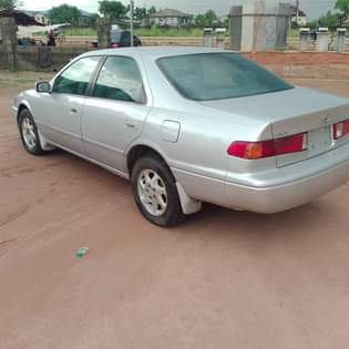 A picture of Camry 2001 model