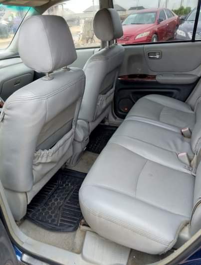 A picture of Danny Yung smart Autos Neatly Naija used Toyota Highlander 06