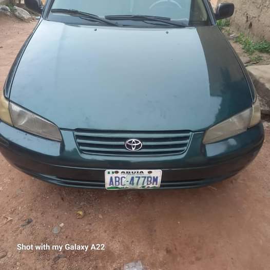 A picture of Toyota Camry 2002 model aka pencil light
