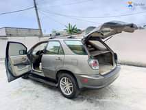 A picture of 2003 rx 300
