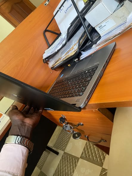 A picture of HP Laptop i5 Core g3 on sale