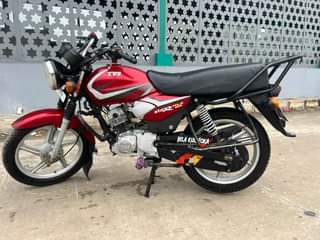 A picture of TVS HLX CC 125