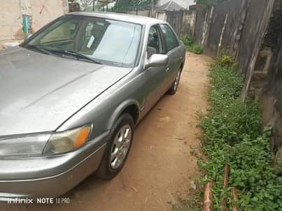A picture of Toyota Camry drop light