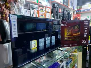 A picture of 32inch FLAMELESS FREE TO AIR TV free wall mount 