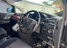 A picture of Toyota Alphard vellfire