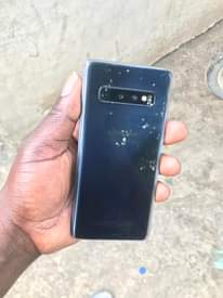 A picture of Samsung galaxy S10 RAM 8GB ROM 128GB contact 0623024368 Location