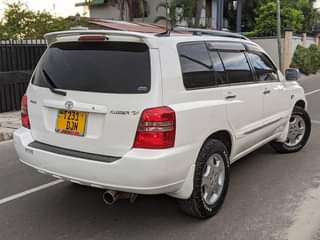 A picture of TOYOTA KLUGER BEI MILIONI 17.5