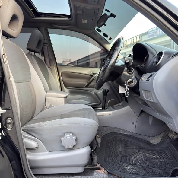 A picture of Toyota Rav4 kilitime Bei 21 500 000