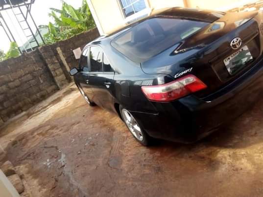 A picture of TOYOTA CAMRY