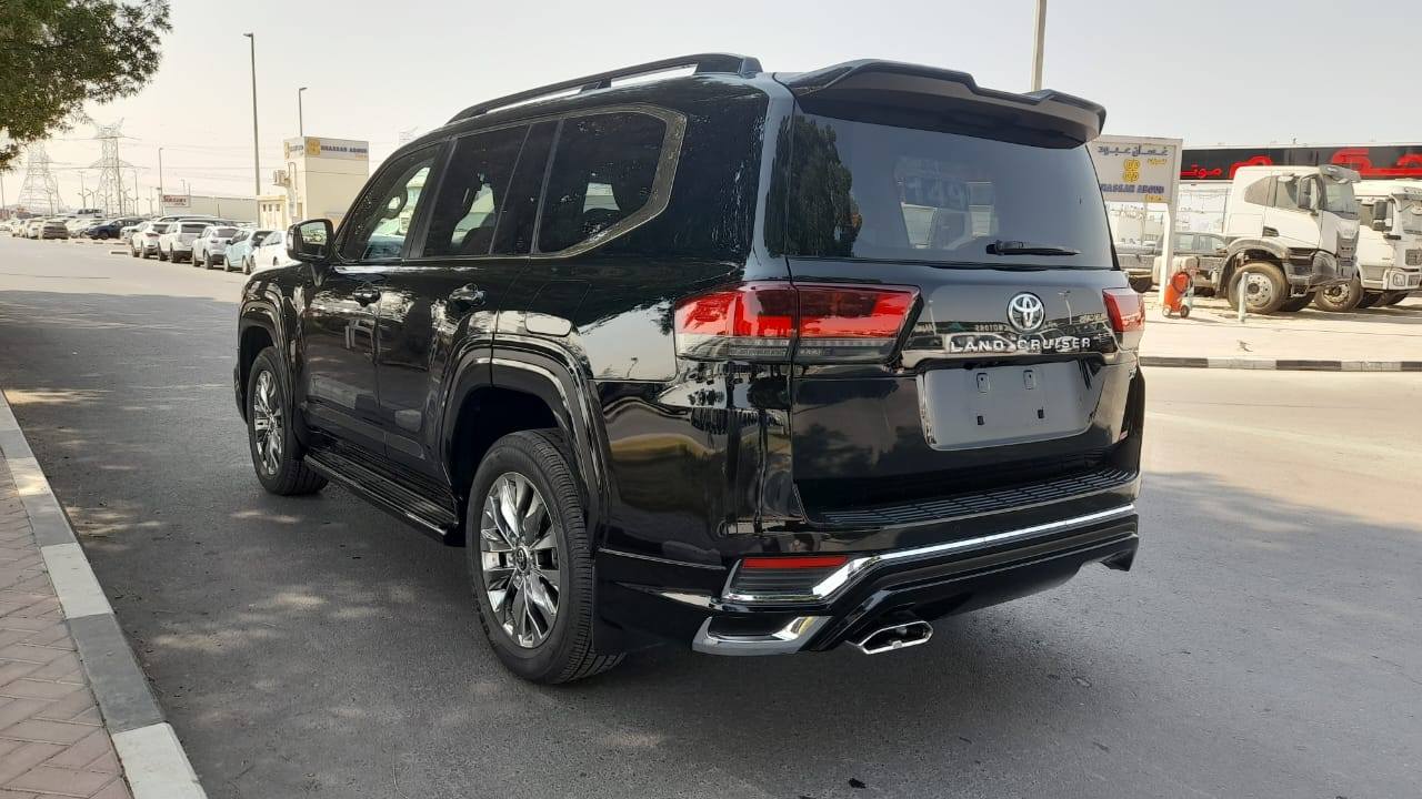 A picture of TOYOTA LAND CRUISER