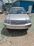 A picture of 2005 toyota kluger