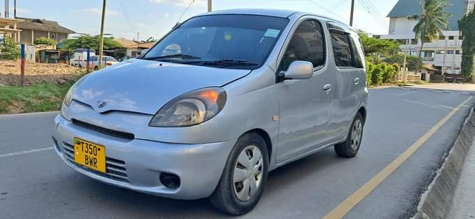A picture of TOYOTA FANCAGO