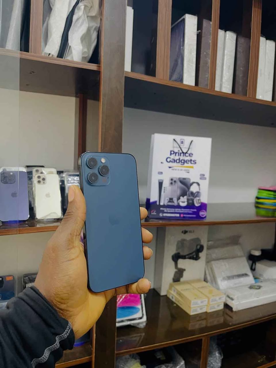A picture of IPhone 12promax