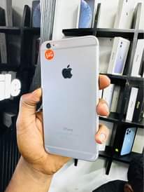 A picture of 6 64GB BATTERY 94 170 000Tzs finger CHINA PLAZA KKOO