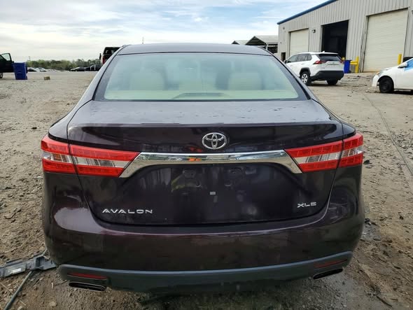 A picture of 2013 Toyota avalon xle premium