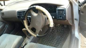 A picture of 1998 Toyota 1998 White