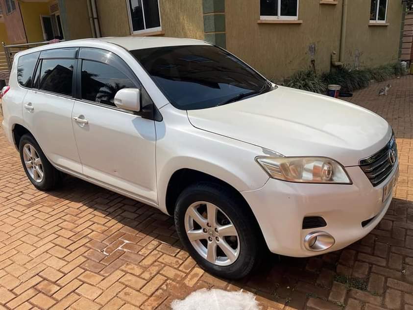 A picture of Toyota Vanguard for sale 36m Call 0703829298