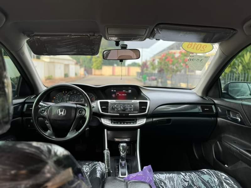 A picture of FOREIGN USED SHARP 2016 HONDA ACCORD SPORT EVERYTHING INTACT 4