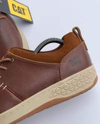 A picture of CAT ORIGINAL Size 40 45 Price 90 000 Call WhatsApp
